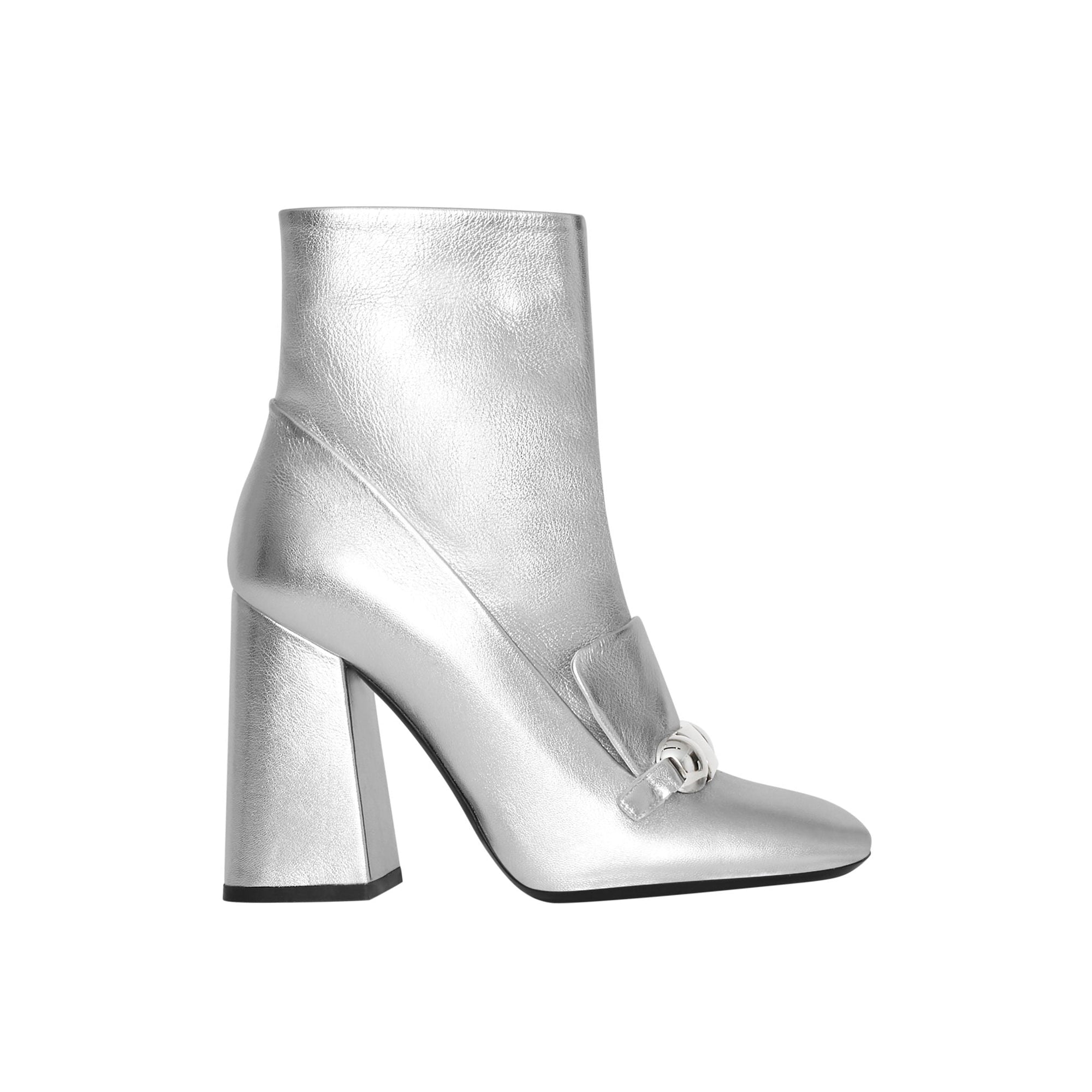 Bottines en cuir avec bride cloutée - Silver