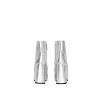 Bottines en cuir avec bride cloutée - Silver