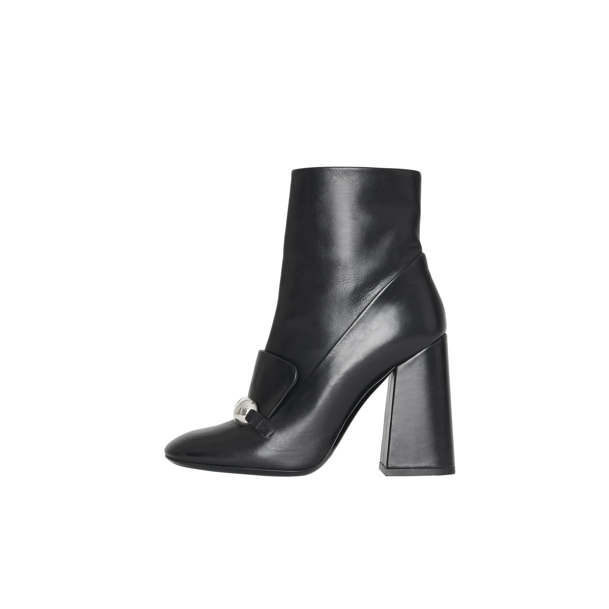 Bottines en cuir avec bride cloutée - Black