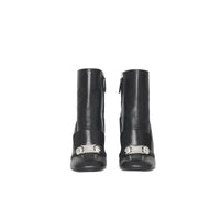 Bottines en cuir avec bride cloutée - Black