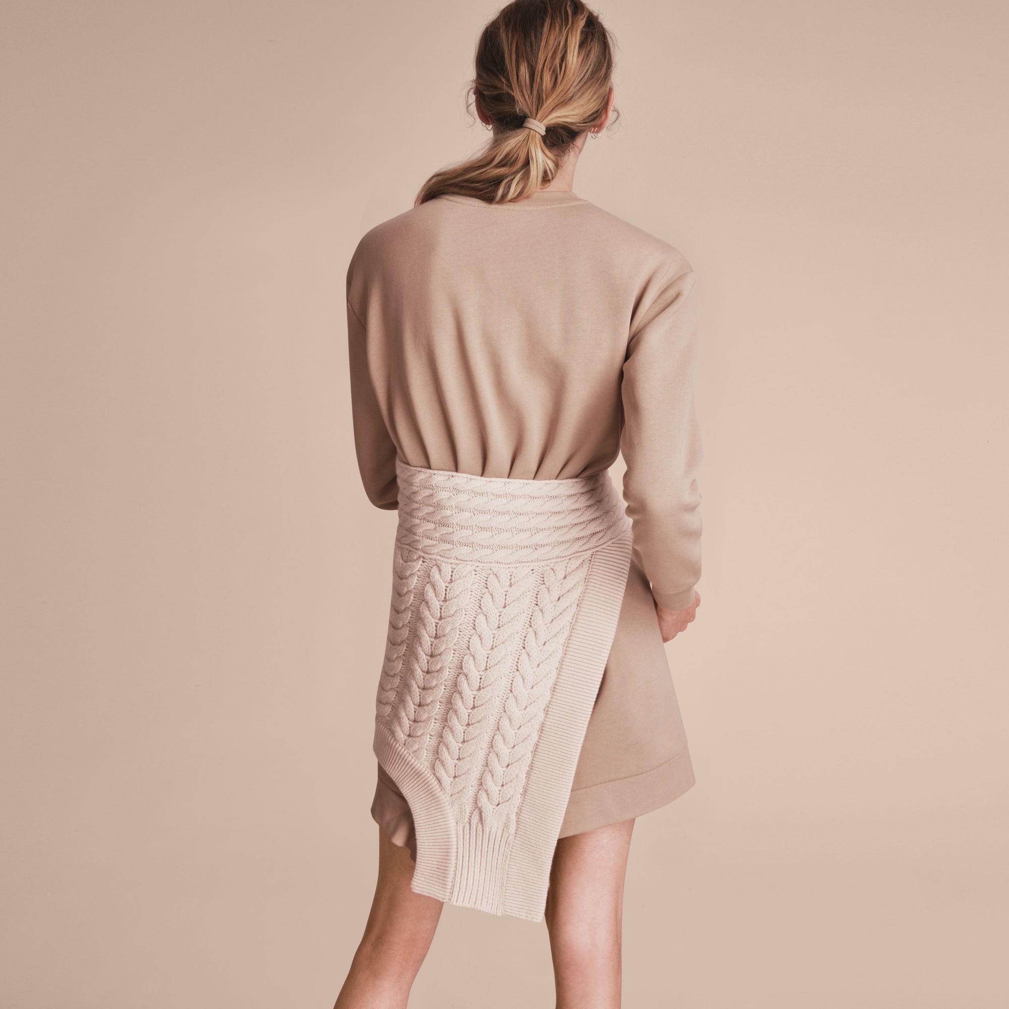 Robe sweat-shirt avec panneaux en maille torsadée en cachemire - Natural White