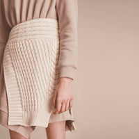 Robe sweat-shirt avec panneaux en maille torsadée en cachemire - Natural White