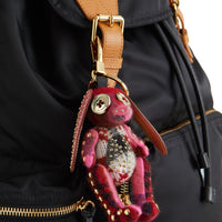Bijou porte-clés en cachemire Sandra le Basset - Parade Red Multi