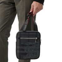 Sac à bandoulière motif London check & emblème du Cavalier - Charcoal & Black