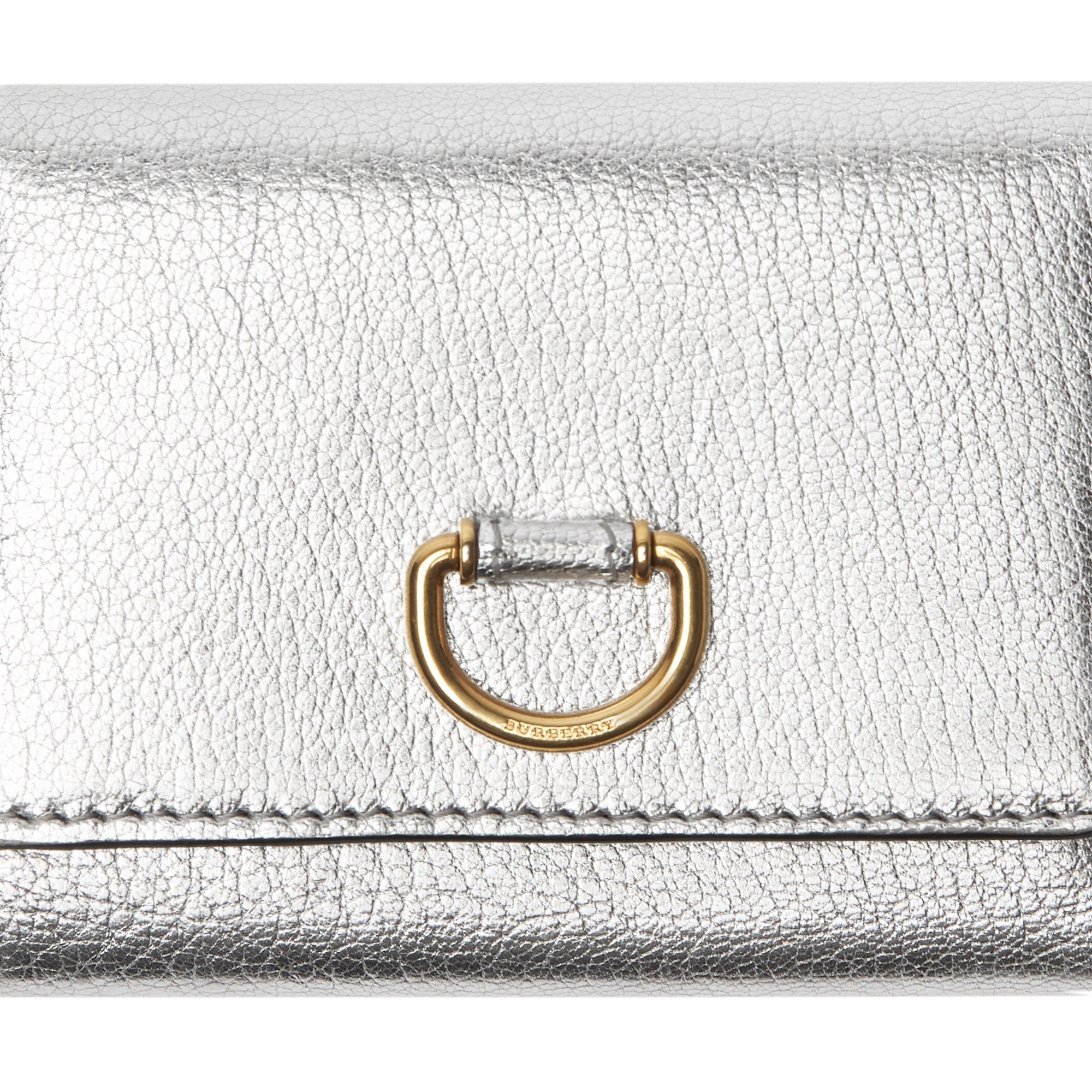Petit portefeuille en cuir métallisé avec boucle en D - Silver