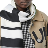 Foulard en soie à imprimé montage et logo - Monochrome