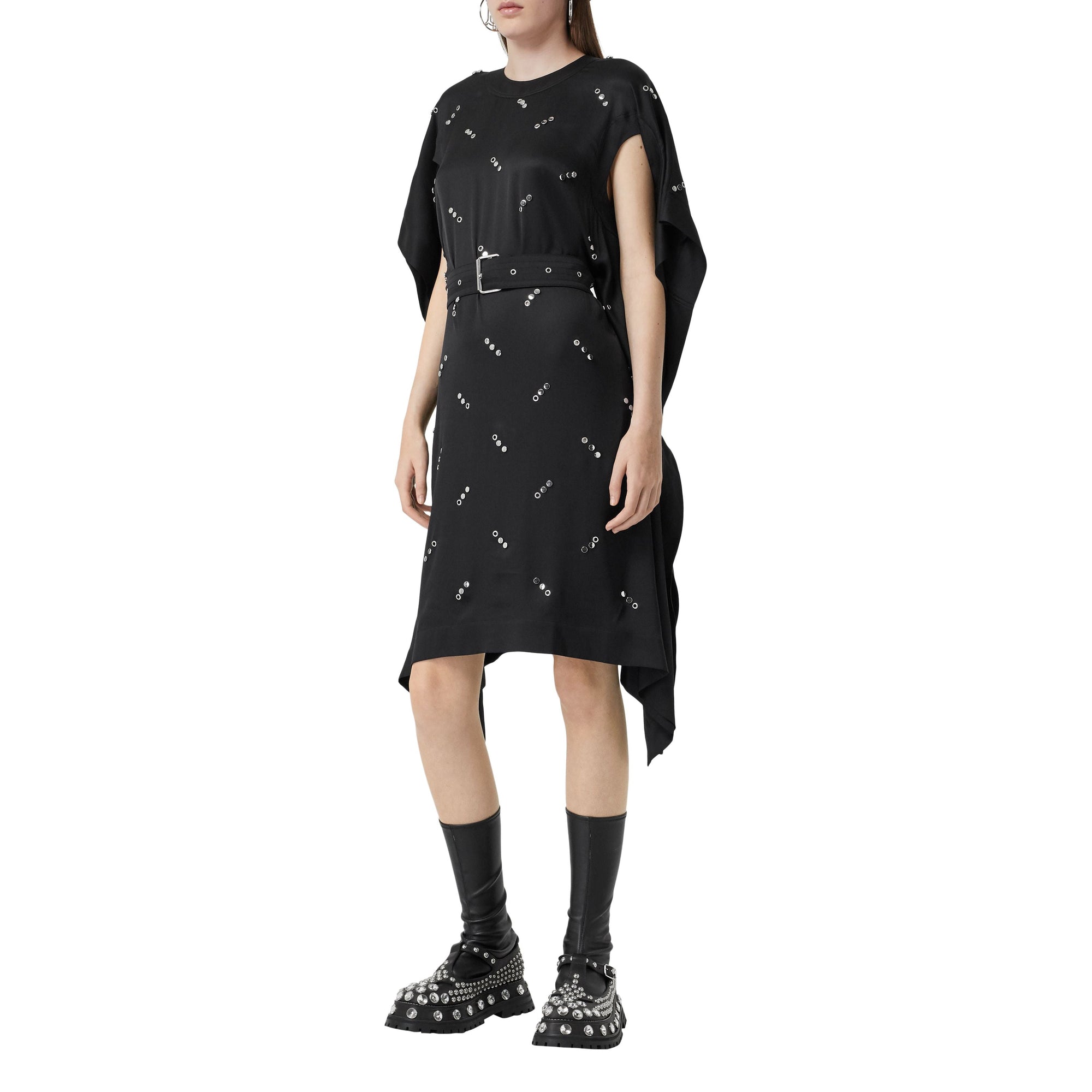 Robe en satin de soie avec manches à découpes et ornements - Black