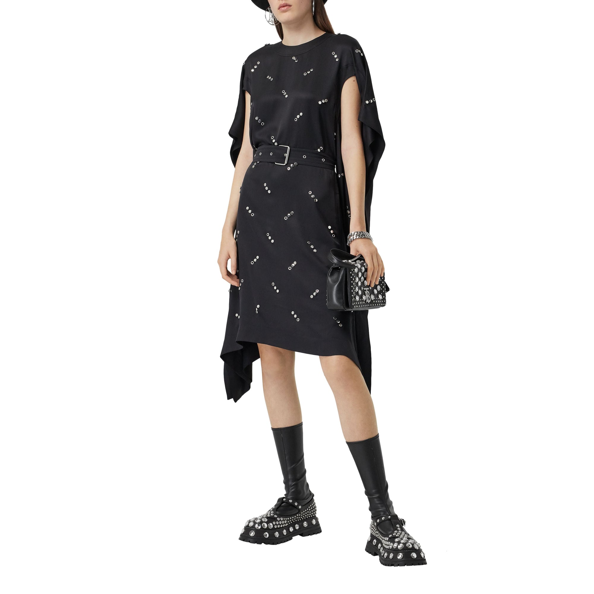 Robe en satin de soie avec manches à découpes et ornements - Black