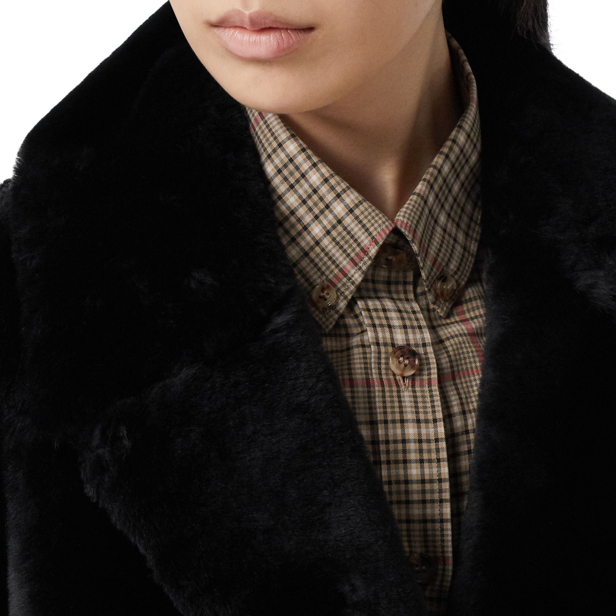Manteau ajusté en shearling avec cuir d'agneau - Black