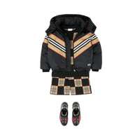 Doudoune avec rayures iconiques et logo appliqué - Black
