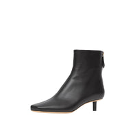 Bottines sculpturales à talon kitten heel en cuir d'agneau - Black