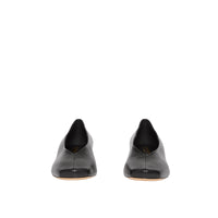 Escarpins sculpturaux à talon kitten heel en cuir d'agneau - Black